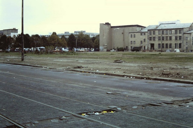 13-DNU120NaehePotsdPlatz-red.jpg