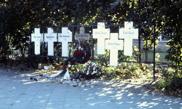 28-DNU120Mundt2-red.jpg